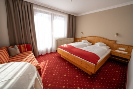 Gemütliche Doppelzimmer & Dreibettzimmer