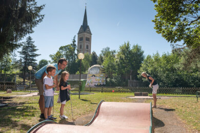 Minigolf im Sommerurlaub in Radstadt, Salzburger Land Minigolf im Sommerurlaub in Radstadt, Salzburger Land
